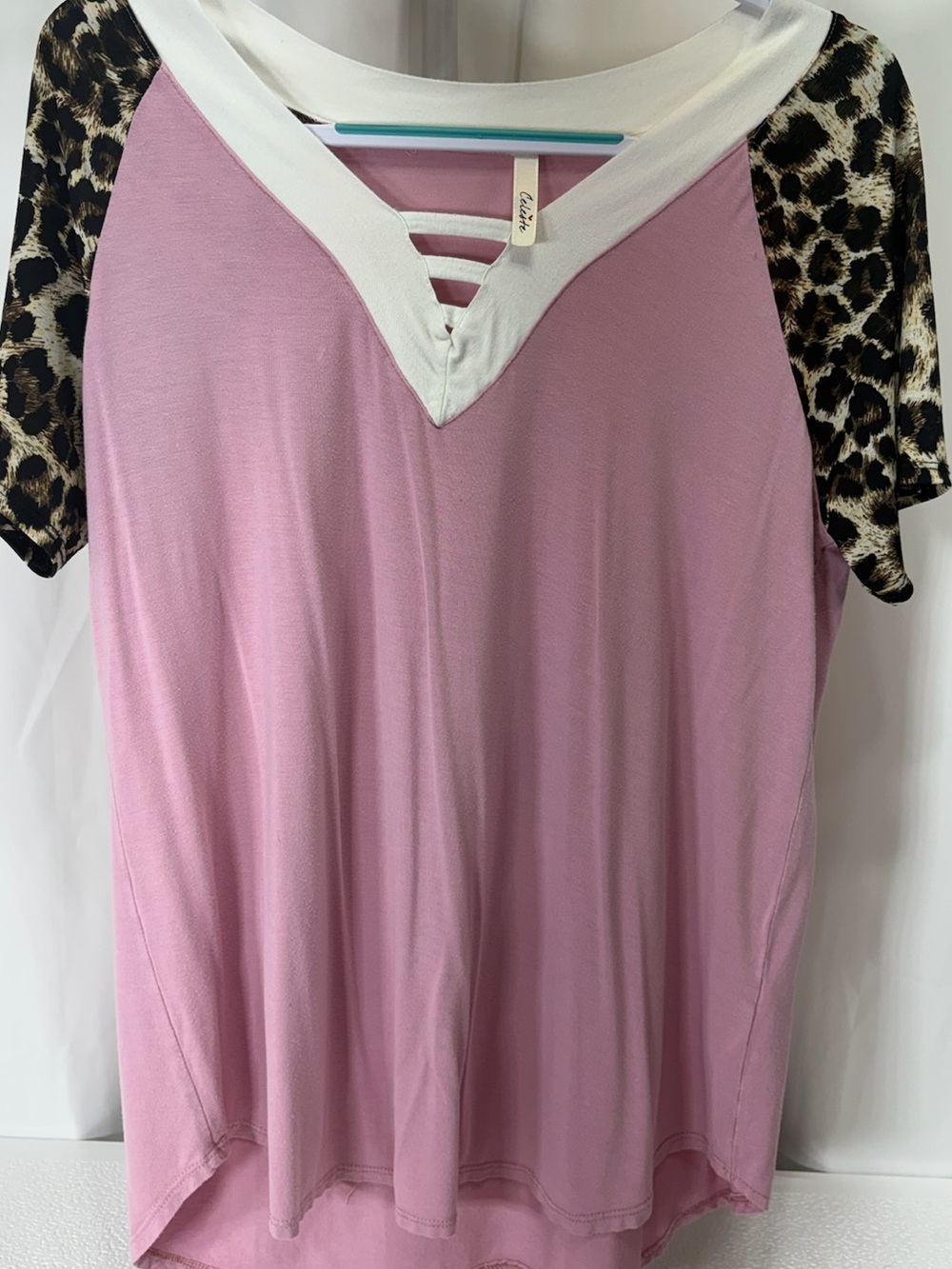 Celeste Pink V-Neck Tee with White Trim and Leopard Sleeves 2798